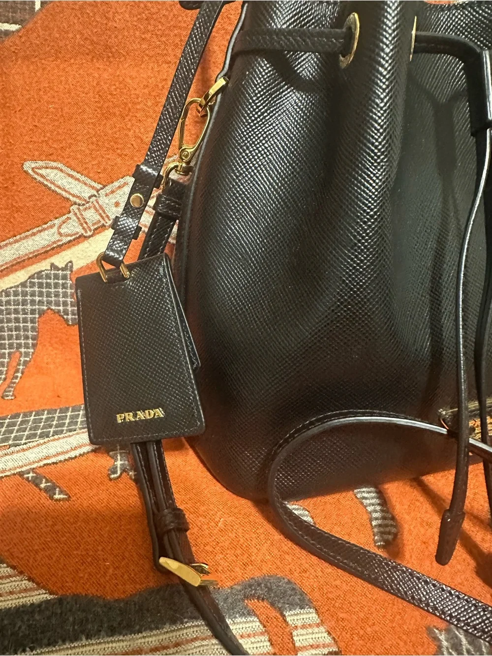 PRADA❤️🌟BLACK SAFFIANO LEATHERL BUCKET BAG WITH GOLD HARDWARE ⭐️ - Picture 3 of 15